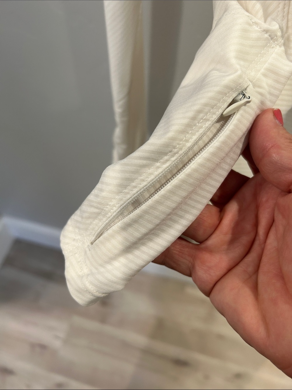Athleta Cream Lightweight Long-Sleeve Performance Top - Picture 6 of 7